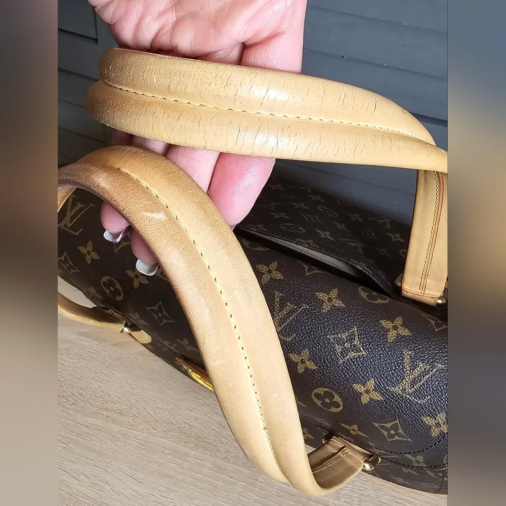 Authentic LOUIS VUITTON Beverly GM Handbag - Picture 5 of 16